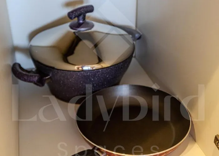 Ladybird - Veranda Nest Апартаменты